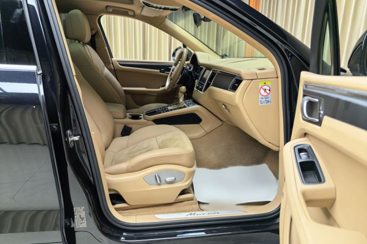 Used Porsche Macan 2014 Macan 2.0T Interior 5