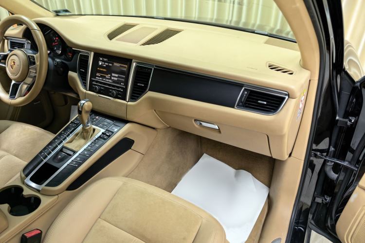 Used Porsche Macan 2014 Macan 2.0T Interior 6