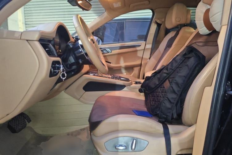 Used Porsche Macan 2014 Macan 2.0T Left Front Seat