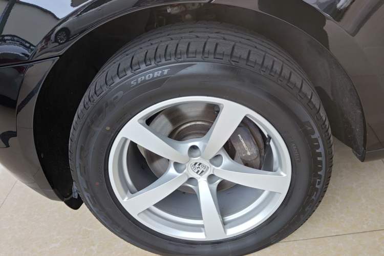 Used Porsche Macan 2014 Macan 2.0T Left Front Wheel Hub
