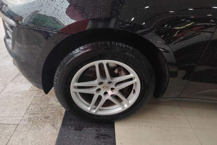 Used Porsche Macan 2014 Macan 2.0T Left Front Wheel Hub