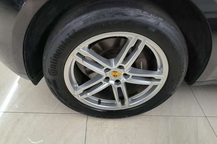 Used Porsche Macan 2014 Macan 2.0T Left Front Wheel Hub