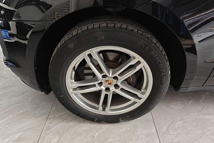 Used Porsche Macan 2014 Macan 2.0T Left Front Wheel Hub