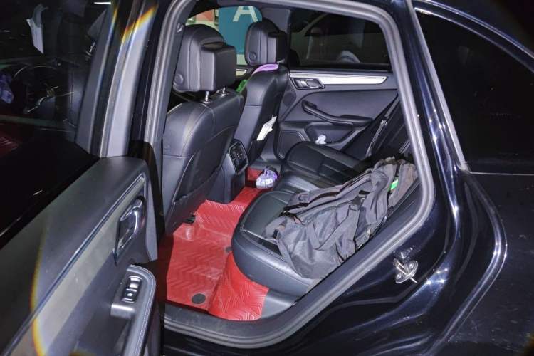Used Porsche Macan  Left Rear Seat