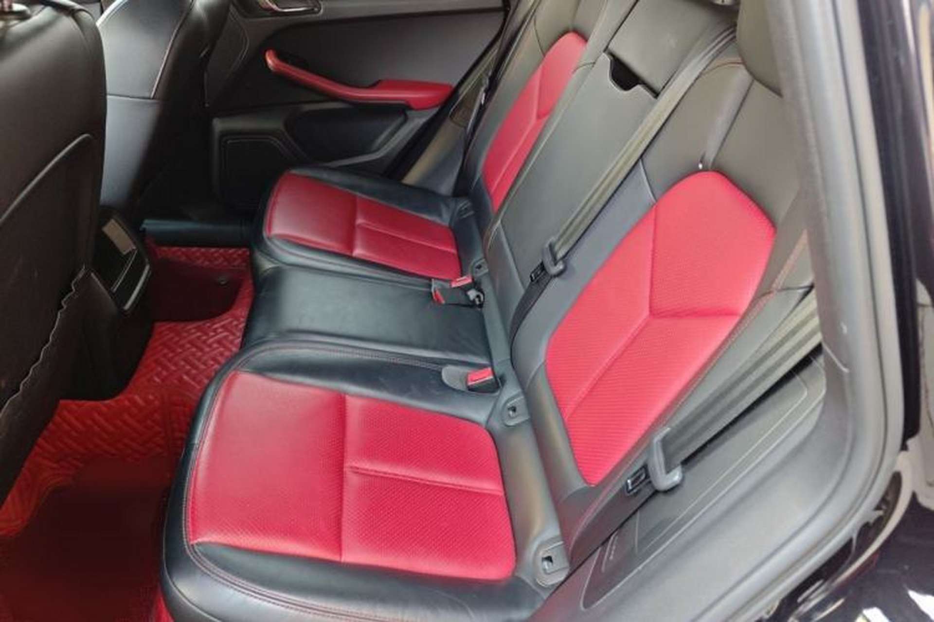 Used Porsche Macan 2014 Macan 2.0T Left Rear Seat