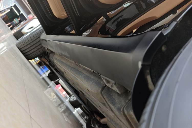 Used Porsche Macan 2014 Macan 2.0T Left Side Sill