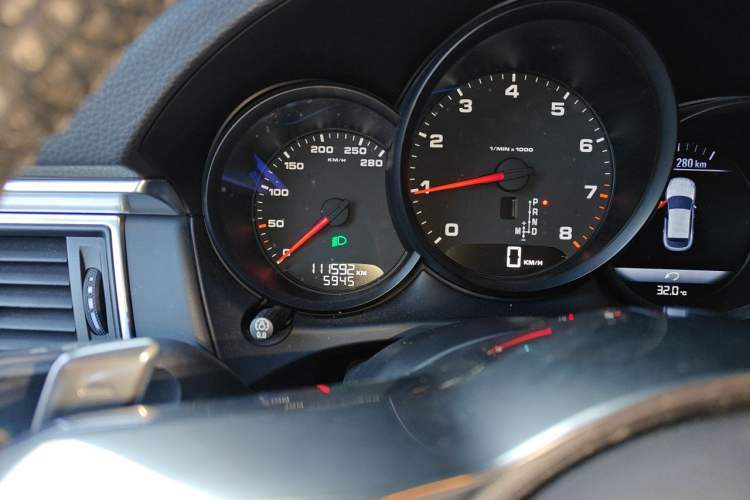 Used Porsche Macan 2014 Macan 2.0T Odometer Close Up