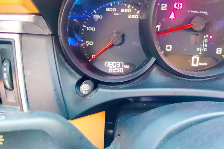 Used Porsche Macan 2014 Macan 2.0T Odometer Close Up