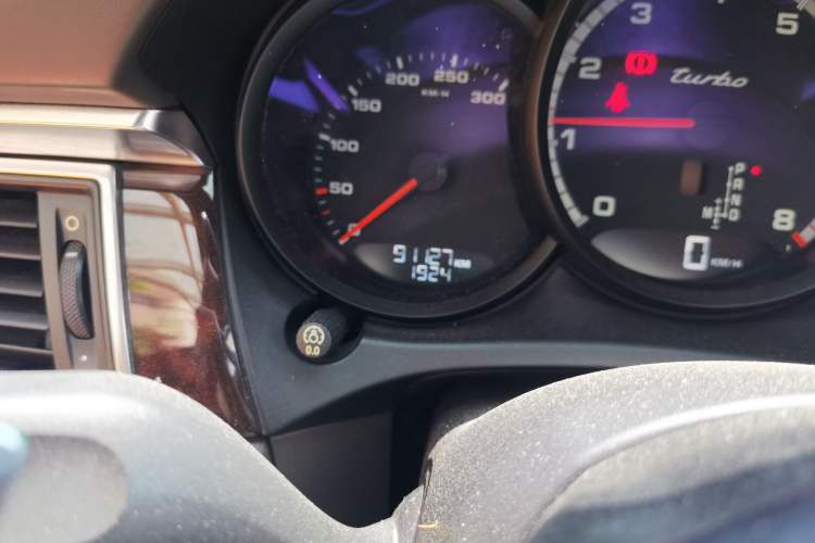 Used Porsche Macan 2014 Macan Turbo 3.6T Odometer Close Up