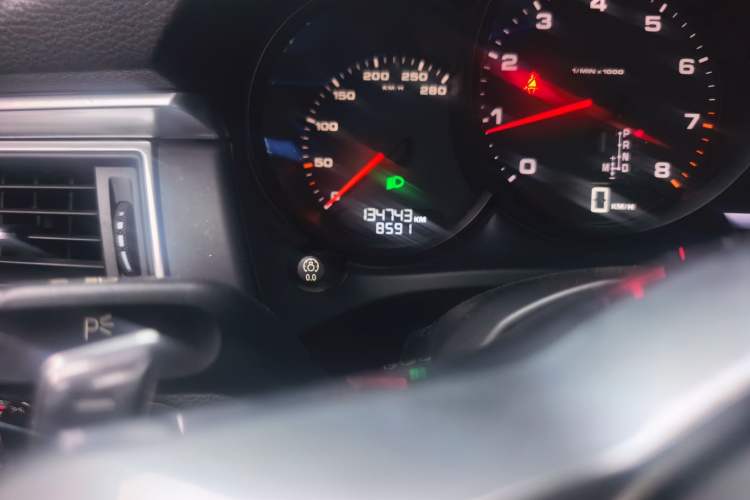 Used Porsche Macan 2014 Macan 2.0T Odometer Close Up