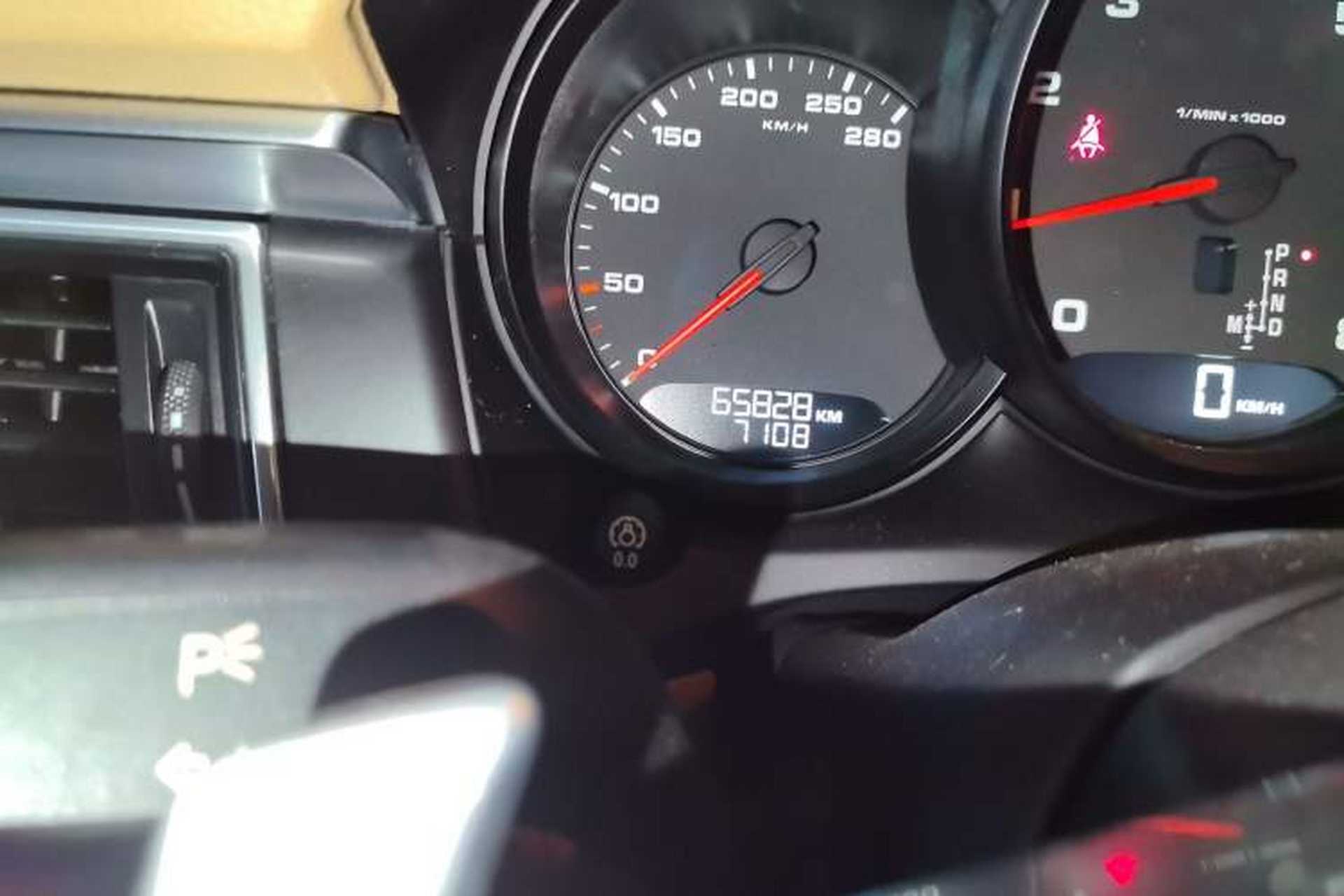 Used Porsche Macan 2014 Macan 2.0T Odometer Close Up