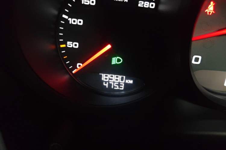 Used Porsche Macan  Odometer Close Up