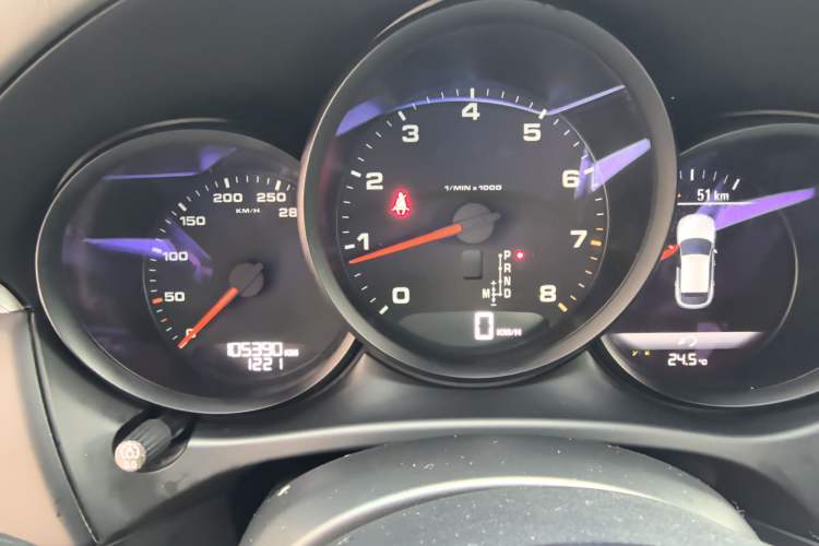 Used Porsche Macan 2014 Macan 2.0T Odometer Close Up