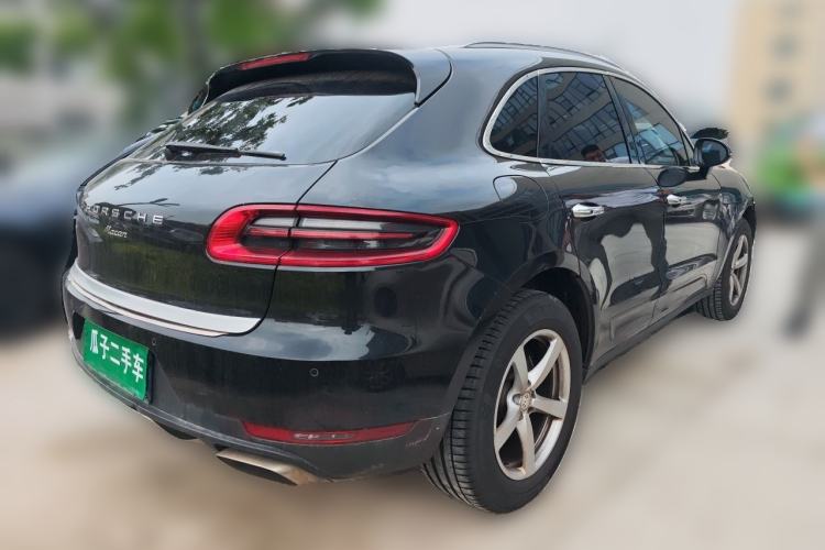 Used Porsche Macan 2014 Macan 2.0T Rear Right 45 Deg