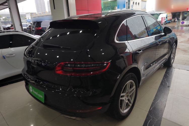 Used Porsche Macan 2014 Macan 2.0T Rear Right 45 Deg