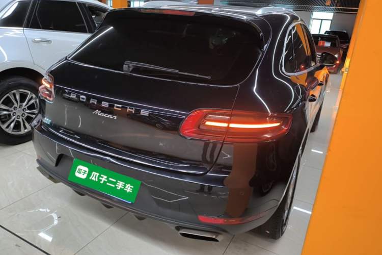 Used Porsche Macan 2014 Macan 2.0T Rear Right 45 Deg