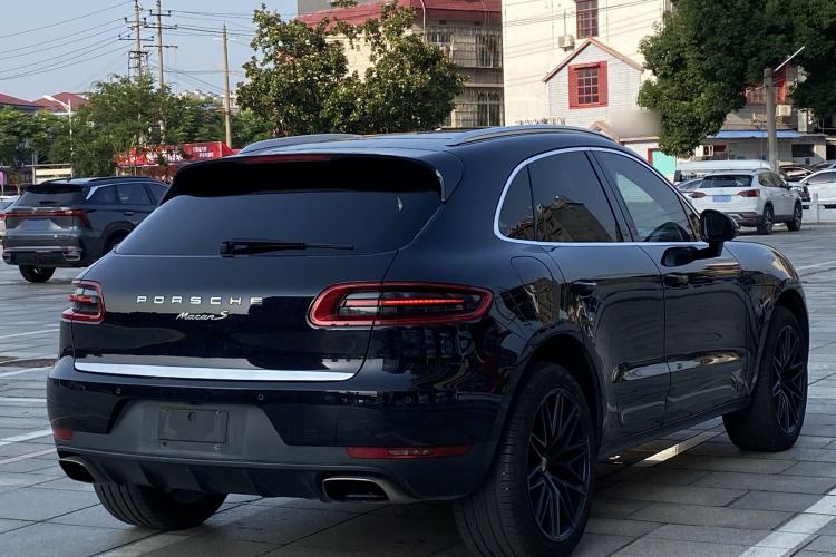 Used Porsche Macan 2014 Macan 2.0T Rear Right 45 Deg