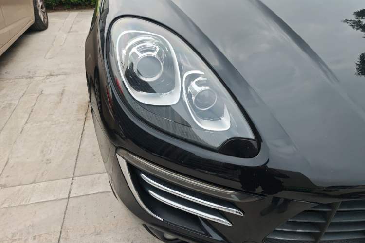Used Porsche Macan 2014 Macan 2.0T Right Front Headlight
