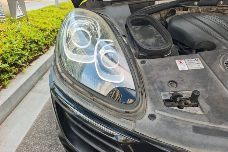 Used Porsche Macan 2014 Macan 2.0T Right Front Headlight