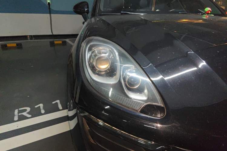 Used Porsche Macan  Right Front Headlight