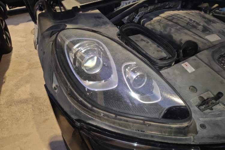 Used Porsche Macan 2014 Macan 2.0T Right Front Headlight