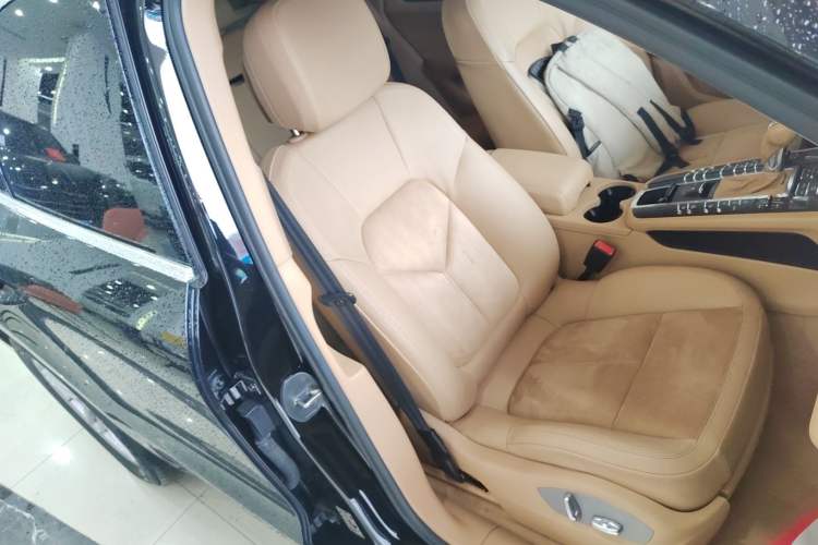 Used Porsche Macan 2014 Macan 2.0T Right Front Seat