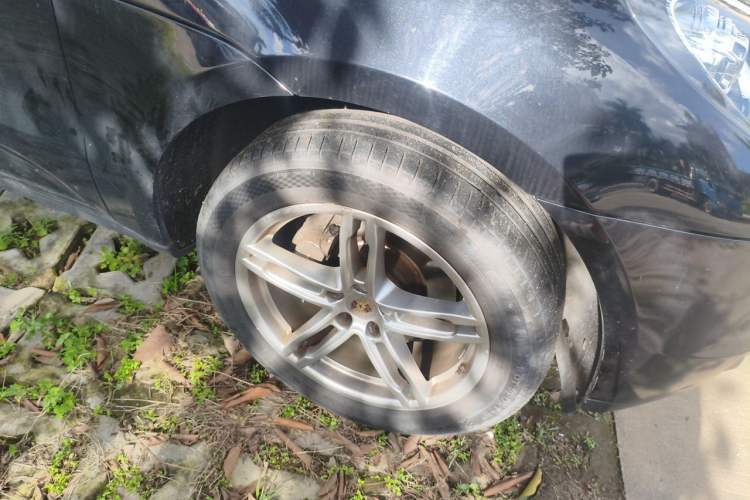 Used Porsche Macan 2014 Macan 2.0T Right Front Wheel Hub