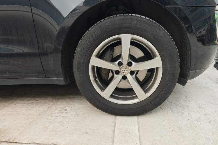 Used Porsche Macan 2014 Macan 2.0T Right Front Wheel Hub
