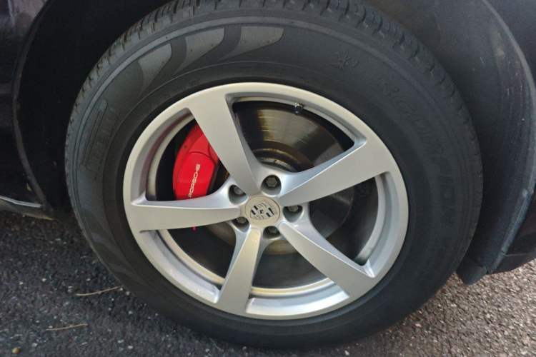 Used Porsche Macan 2014 Macan 2.0T Right Front Wheel Hub
