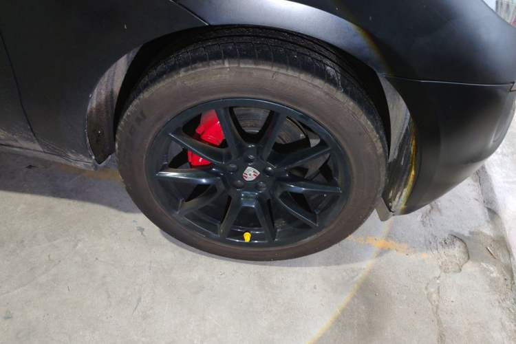 Used Porsche Macan 2014 Macan 2.0T Right Front Wheel Hub