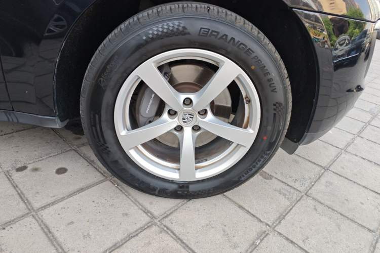 Used Porsche Macan 2014 Macan 2.0T Right Front Wheel Hub
