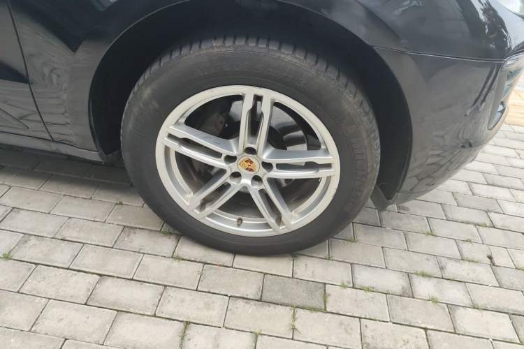 Used Porsche Macan 2014 Macan 2.0T Right Front Wheel Hub