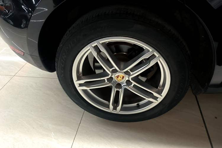 Used Porsche Macan 2014 Macan 2.0T Right Rear Wheel Hub