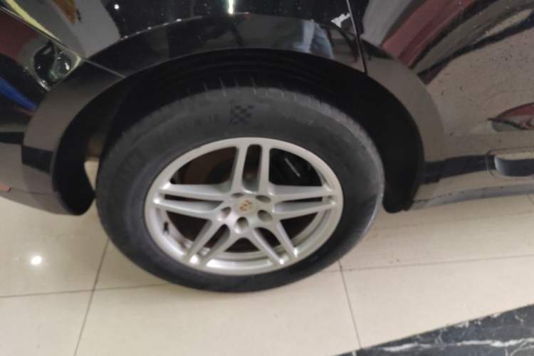 Used Porsche Macan 2014 Macan 2.0T Right Rear Wheel Hub