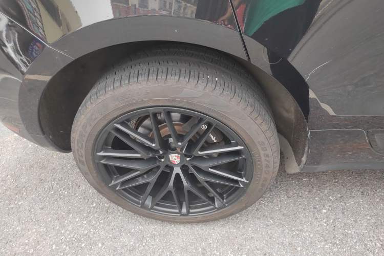 Used Porsche Macan 2014 Macan 2.0T Right Rear Wheel Hub