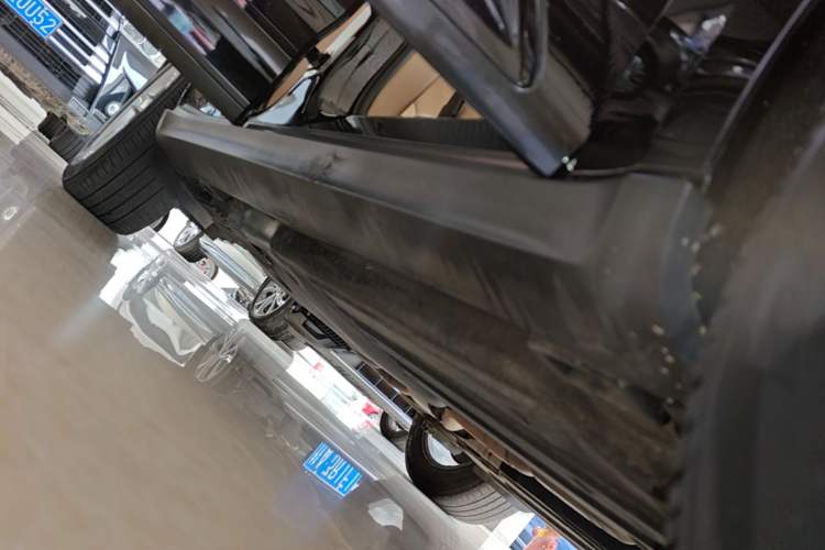 Used Porsche Macan 2014 Macan 2.0T Right Side Sill