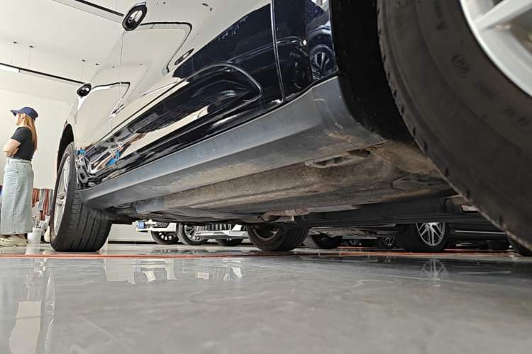 Used Porsche Macan 2014 Macan 2.0T Right Side Sill