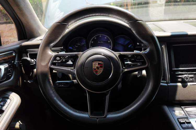 Used Porsche Macan 2014 Macan Turbo 3.6T Steering Wheel