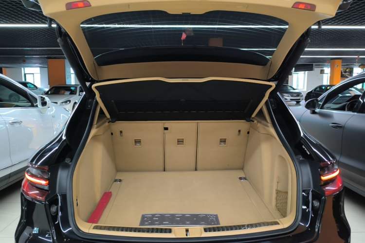 Used Porsche Macan 2014 Macan 2.0T Trunk