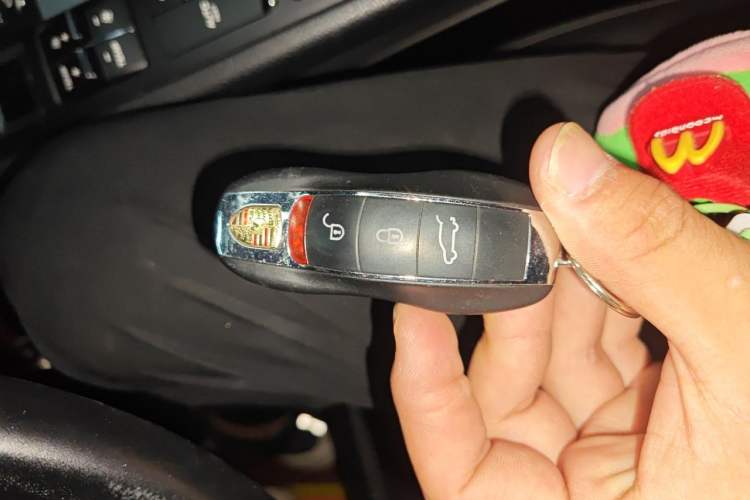 Used Porsche Macan  Vehicle Key