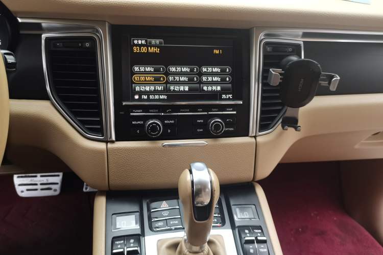 Used Porsche Macan 2014 Macan 2.0T Audio And AC Panel
