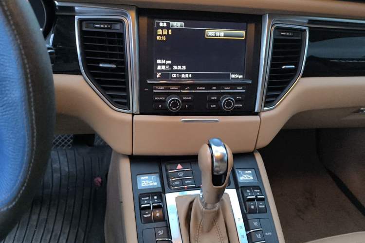 Used Porsche Macan 2014 Macan S 3.0T Audio And AC Panel