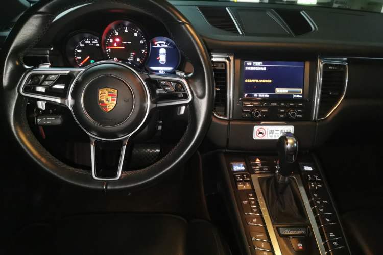 Used Porsche Macan 2014 Macan 2.0T Center Console