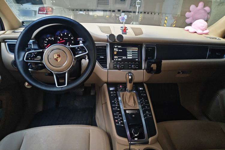 Used Porsche Macan 2014 Macan 2.0T Center Console