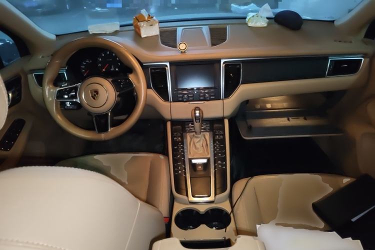 Used Porsche Macan 2014 Macan 2.0T Center Console
