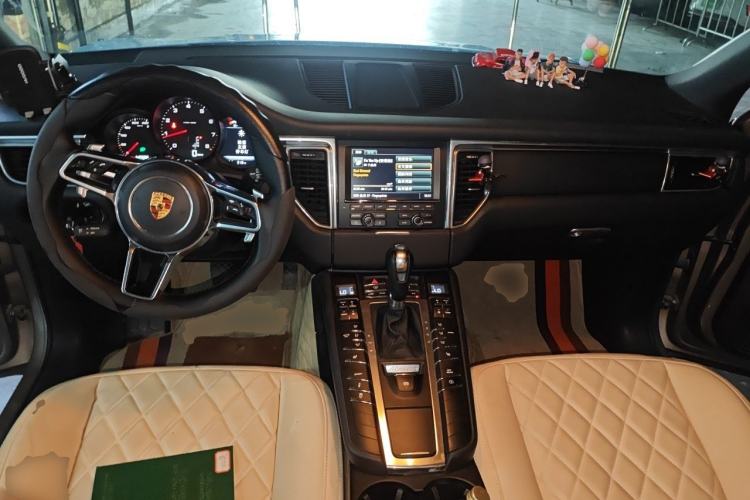 Used Porsche Macan 2014 Macan 2.0T Center Console