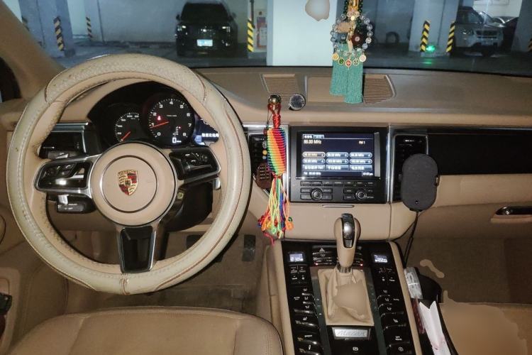Used Porsche Macan 2014 Macan 2.0T Center Console