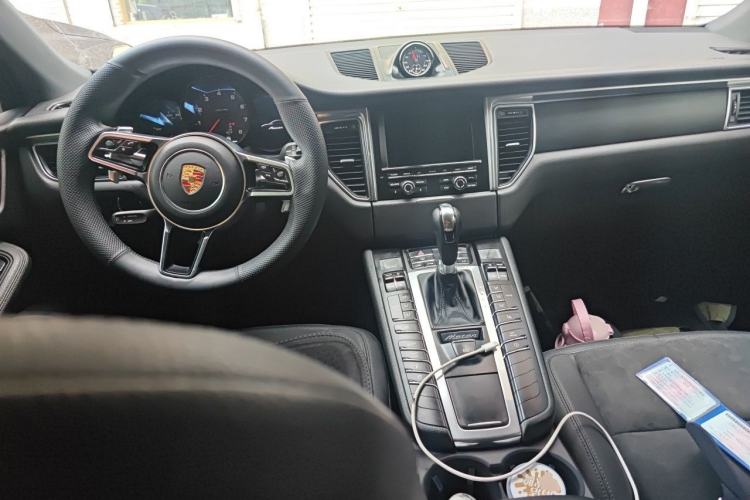 Used Porsche Macan 2014 Macan 2.0T Center Console