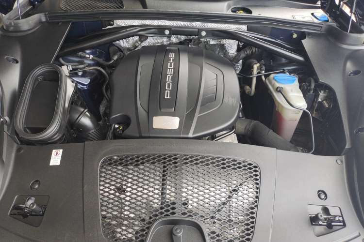 Used Porsche Macan 2014 Macan 2.0T Engine Bay