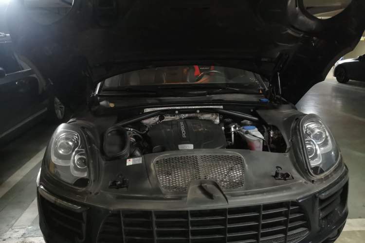 Used Porsche Macan 2014 Macan 2.0T Engine Bay